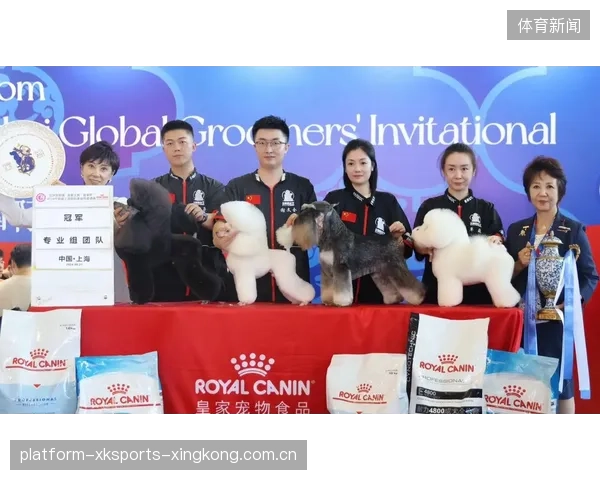 世界冠军与宠物合照爆红：背后隐藏的温情与力量